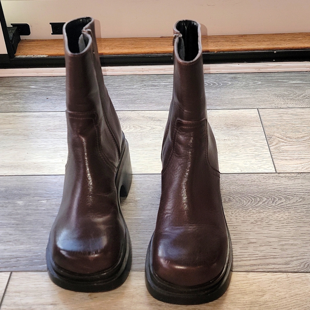 Seve Madden Brown Leather Arrow Platform Boots